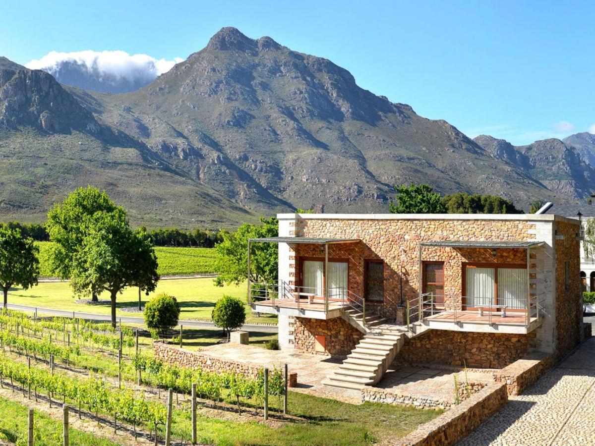 La Roche Estate